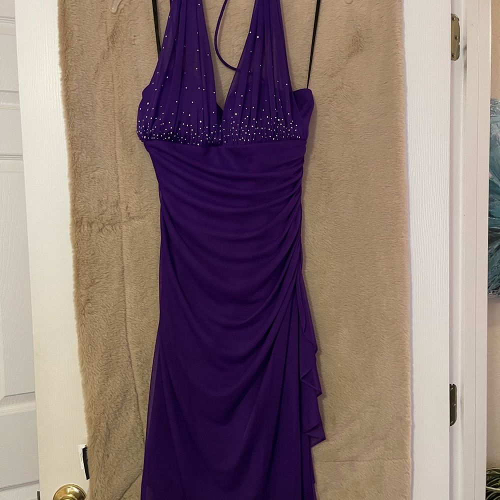 Dresses - Picture 12 of 16